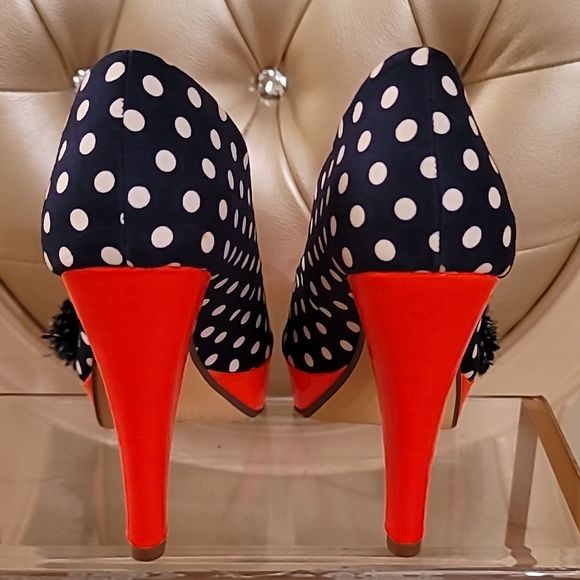 Not Rated Whimsical Carnival Pumps - Picture 9 of 16